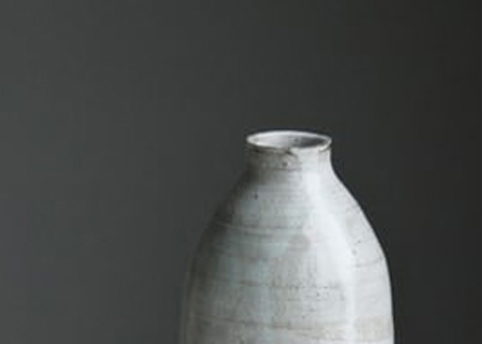 Earthy old vase Detail 2